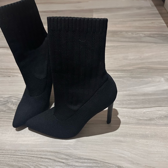 EUC Steve madden sock heels - Picture 6 of 6